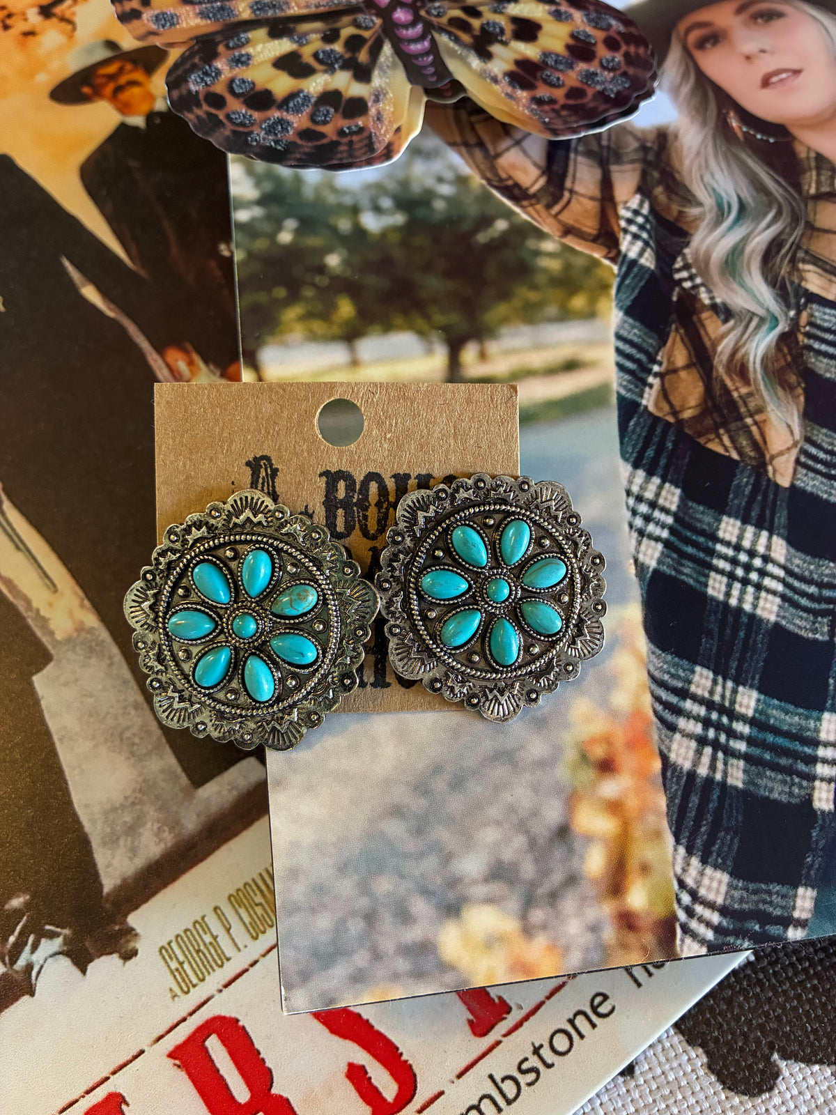 Round Conch Earrings Turquoise