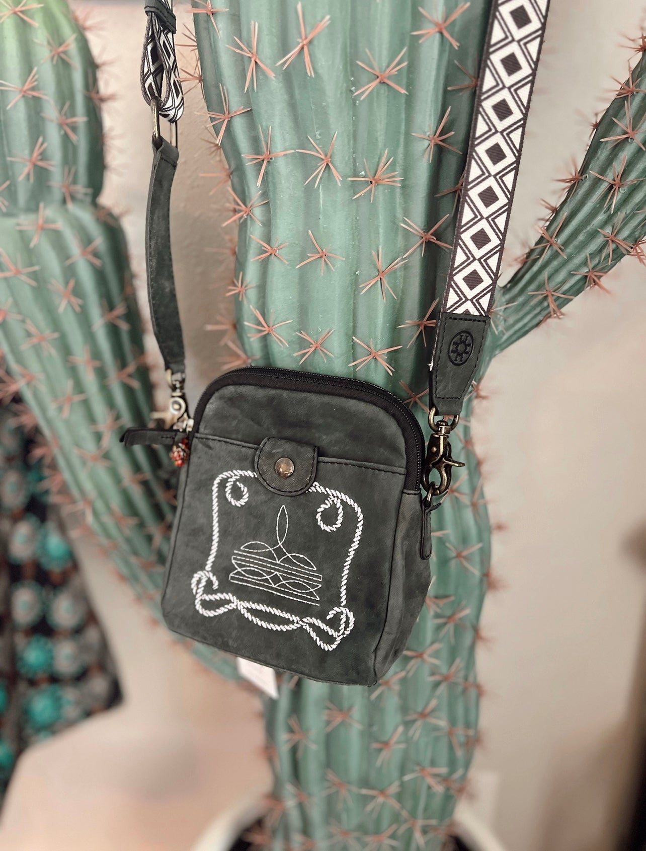*HANDBAG RAFFLE