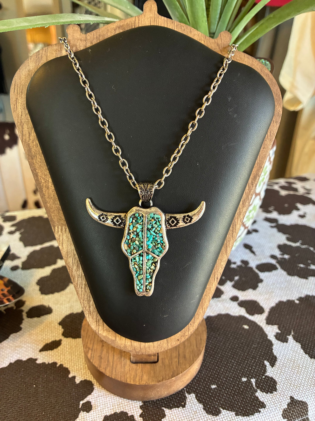 Steerhead Crushed Turquoise Stone Pendant Necklace