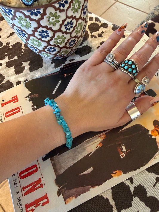 Faux turquoise stone stretch bracelet