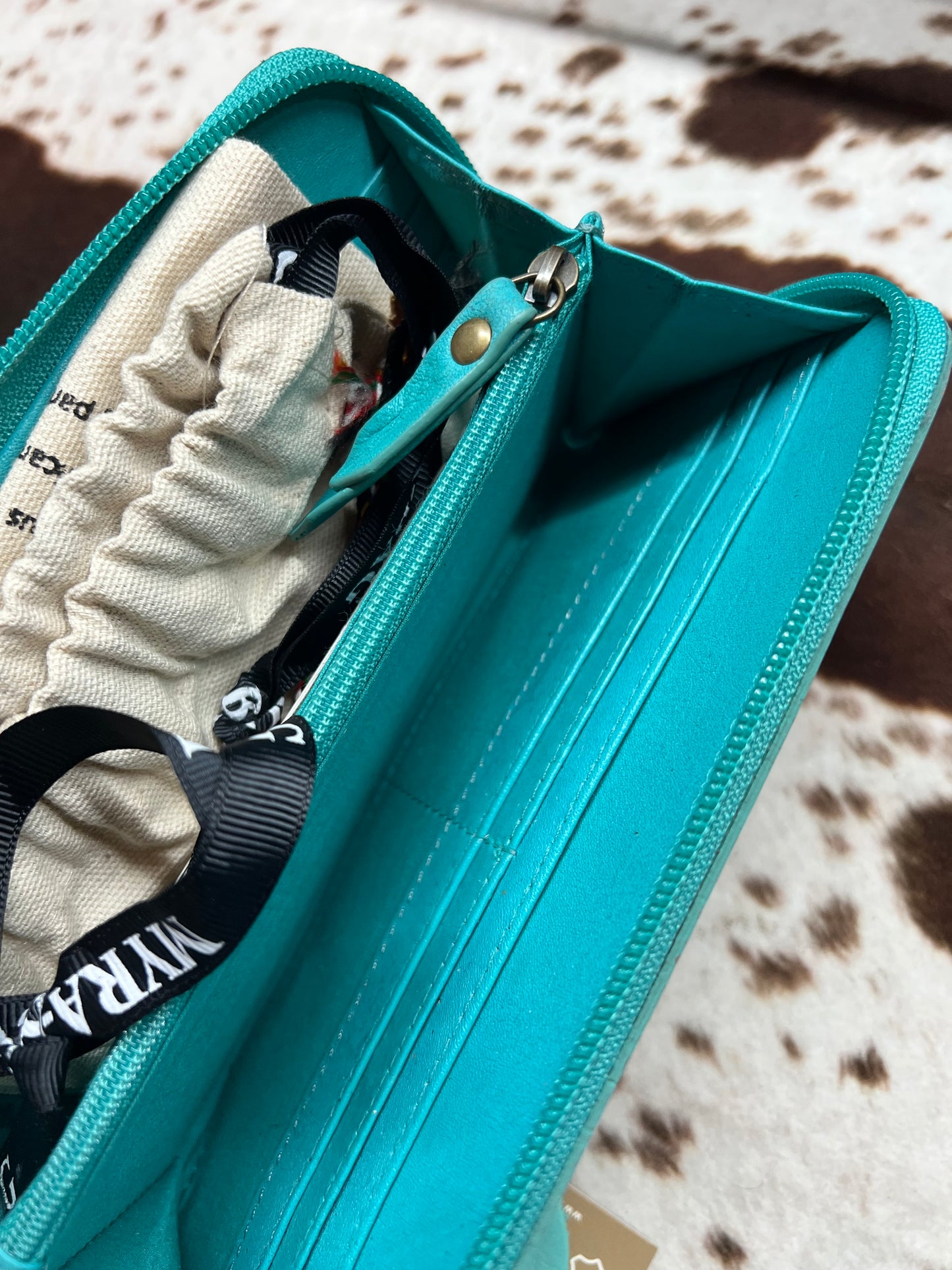 Steerhallow Canyon Wallet