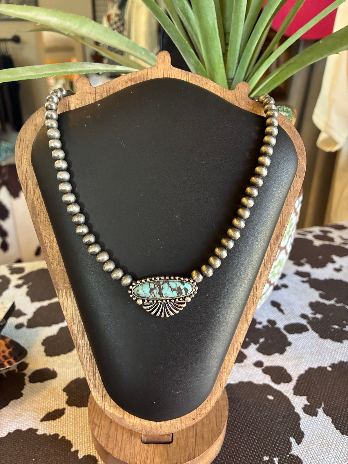 Turquoise Western Navajo Pearl Bead Stone Pendant Choker Necklace