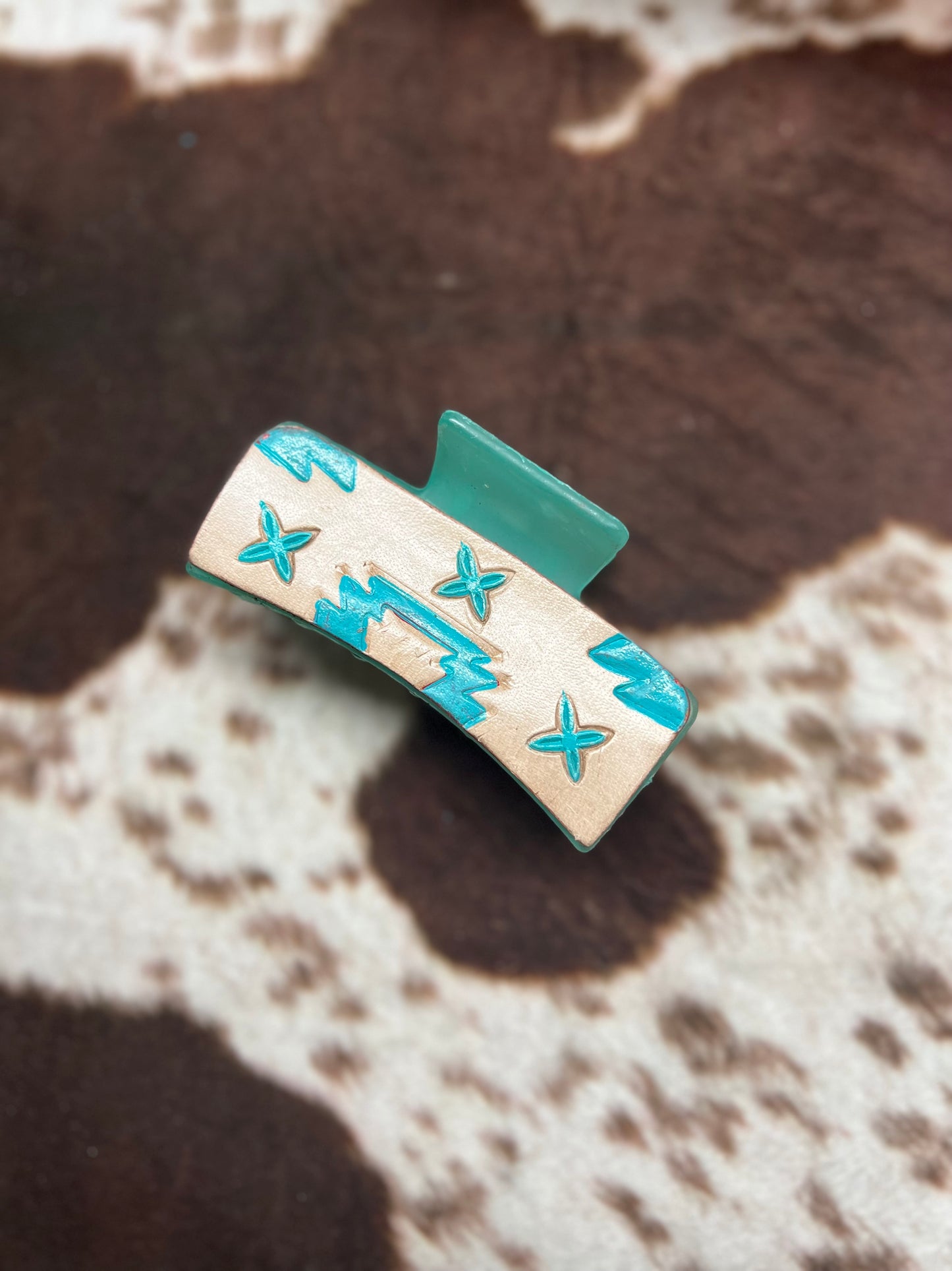 Curly Tooled Claw Clip