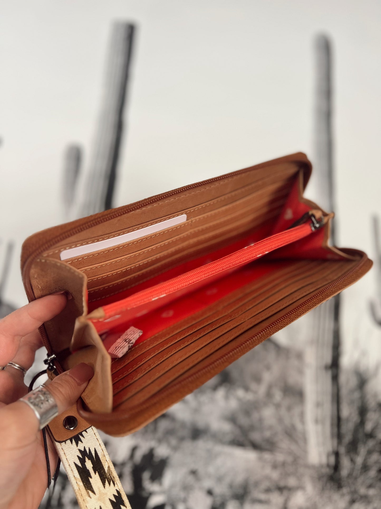 Desert Diamond Wallet In Off White