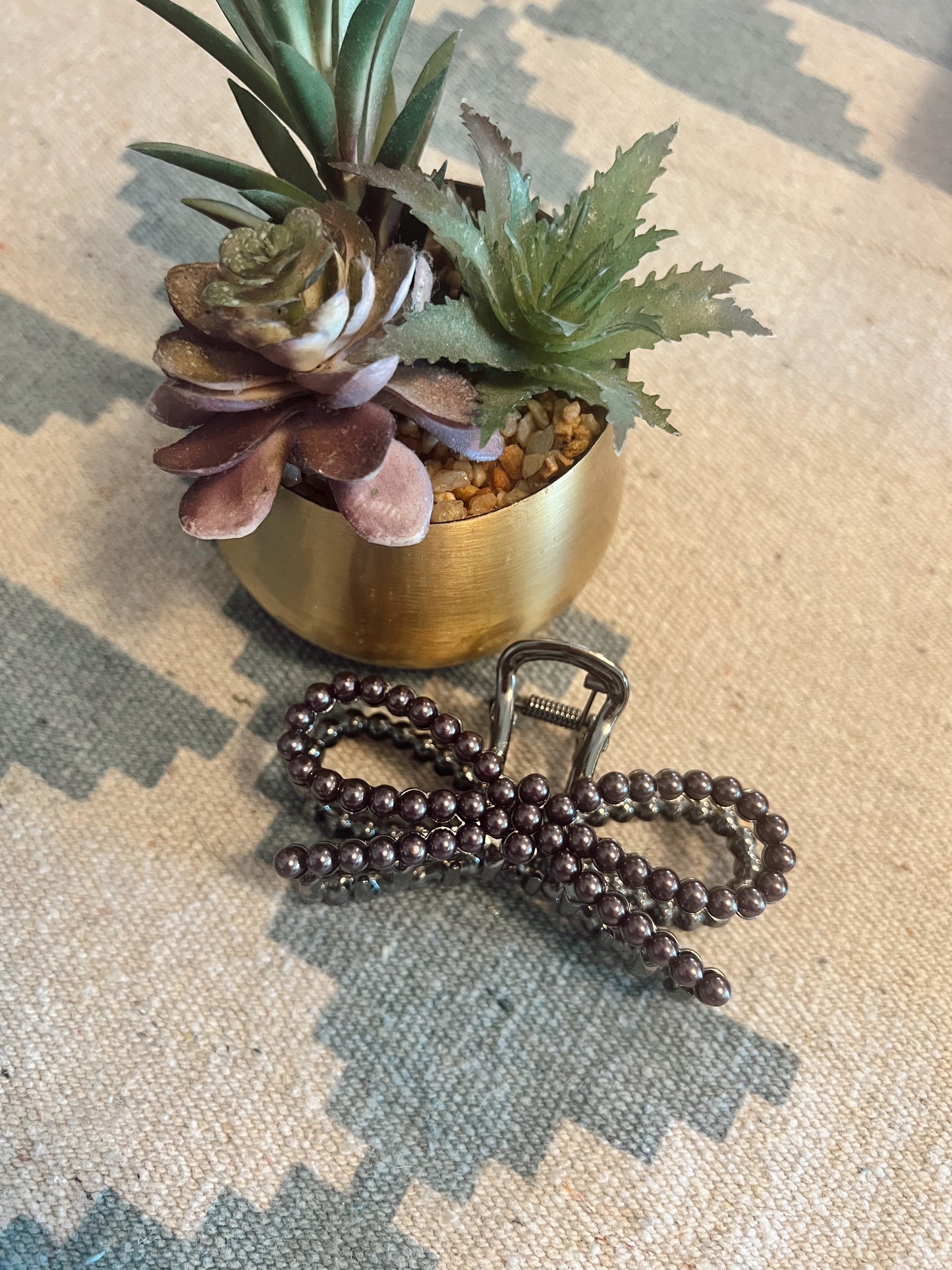 Faux Pearl Bow Claw Clip