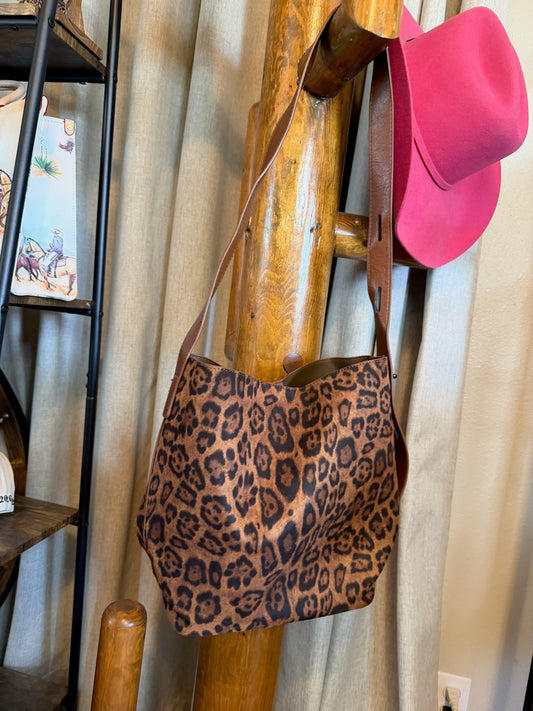 Wild at sundown leopard bucket tote bag