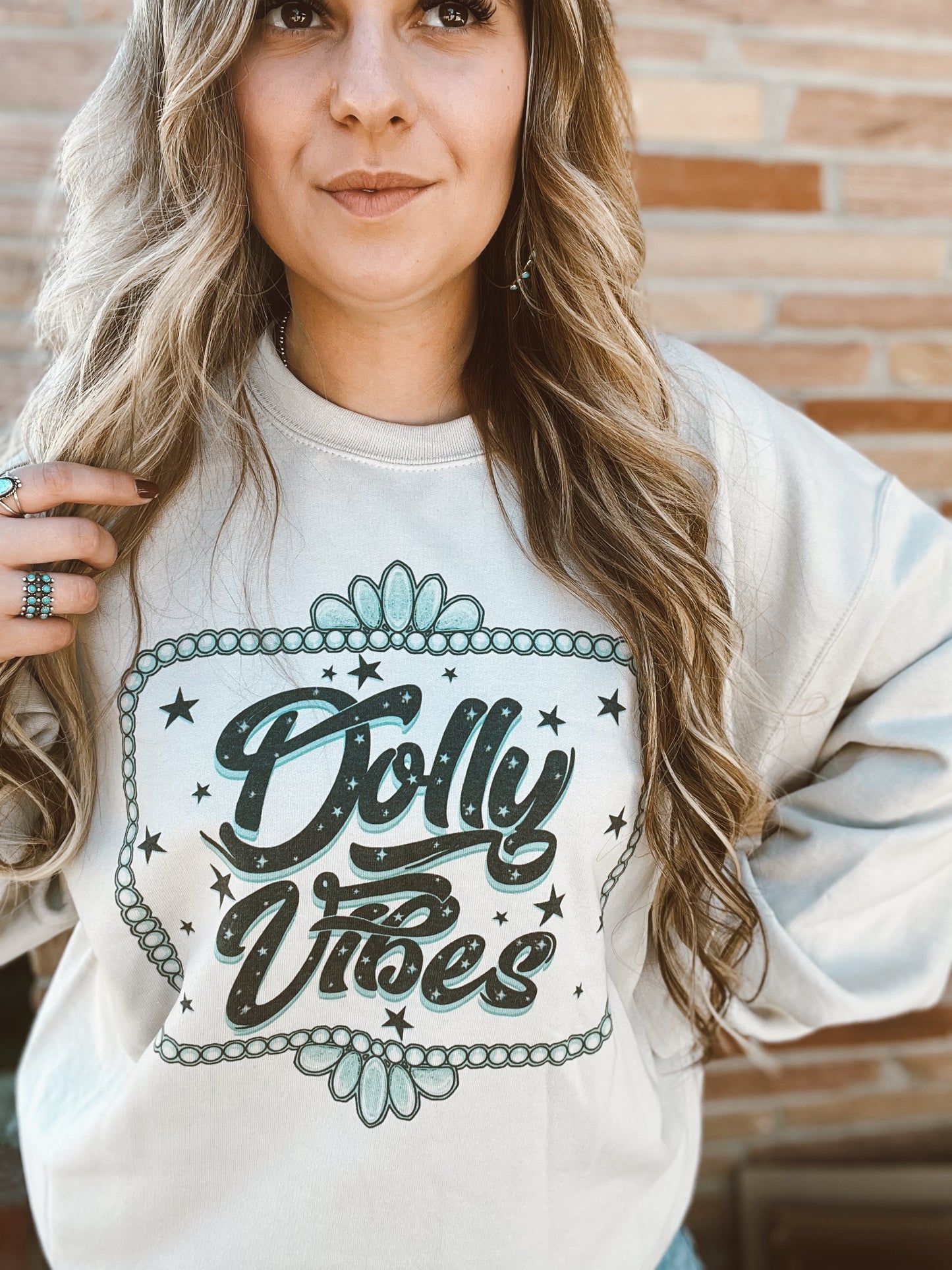 Dolly Vibes Crewneck