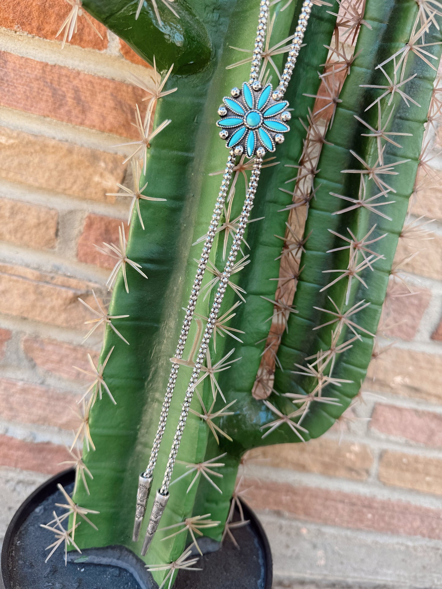 Turquoise Flower Stone Bolo Tie Necklace