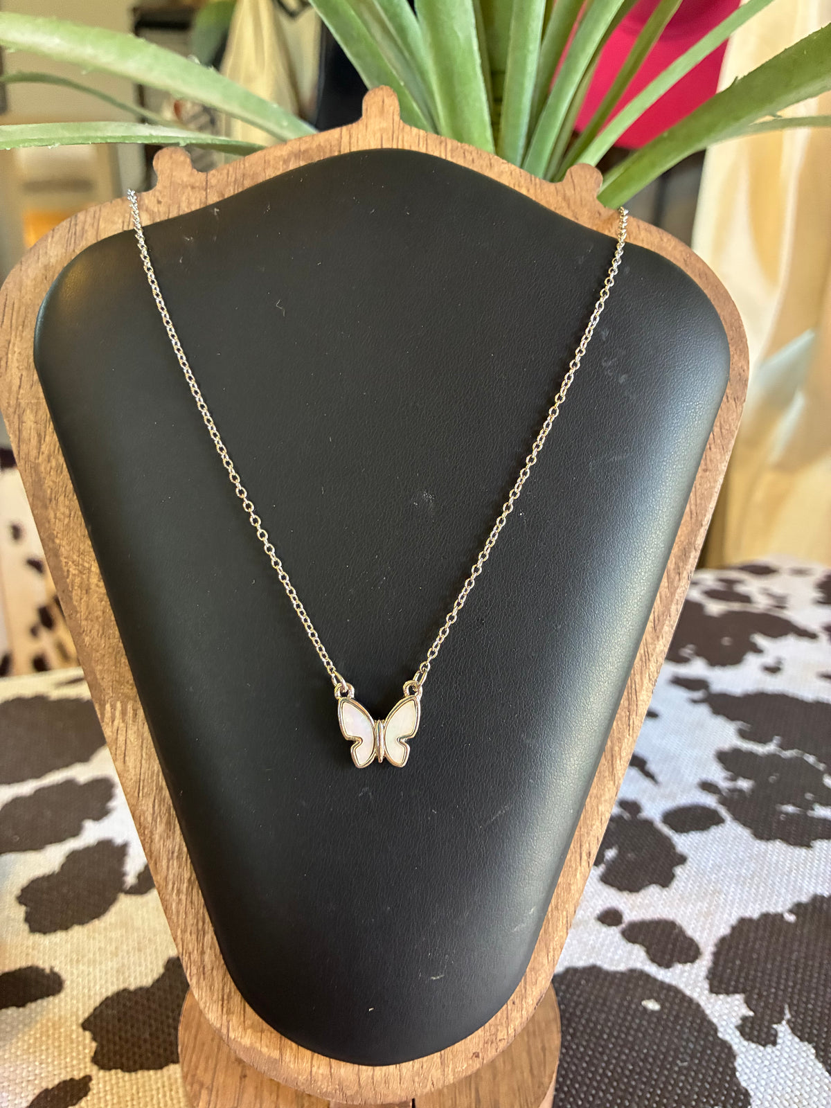 Dainty Mother of Pearl Butterfly Pendant Necklace