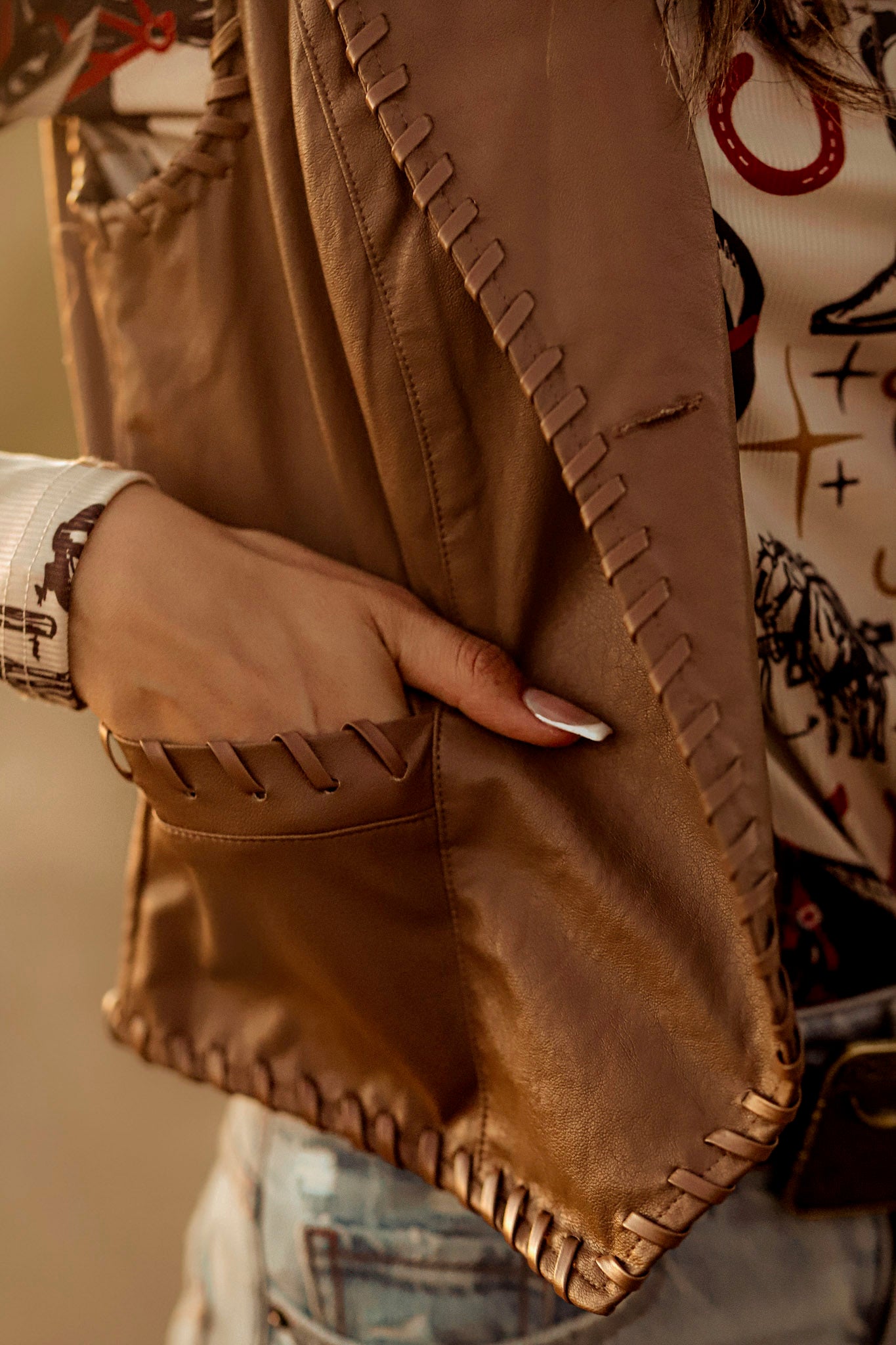 Whiskey Creek Vest *Latte