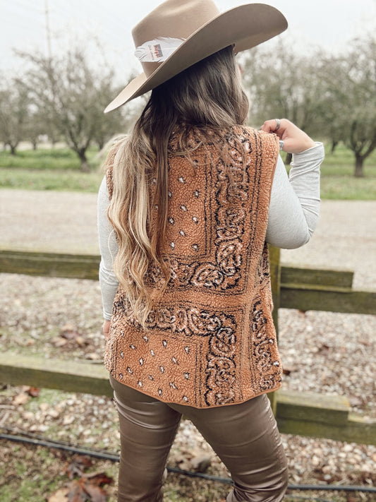 Sherpa Paisley Print Pocketed Vest
