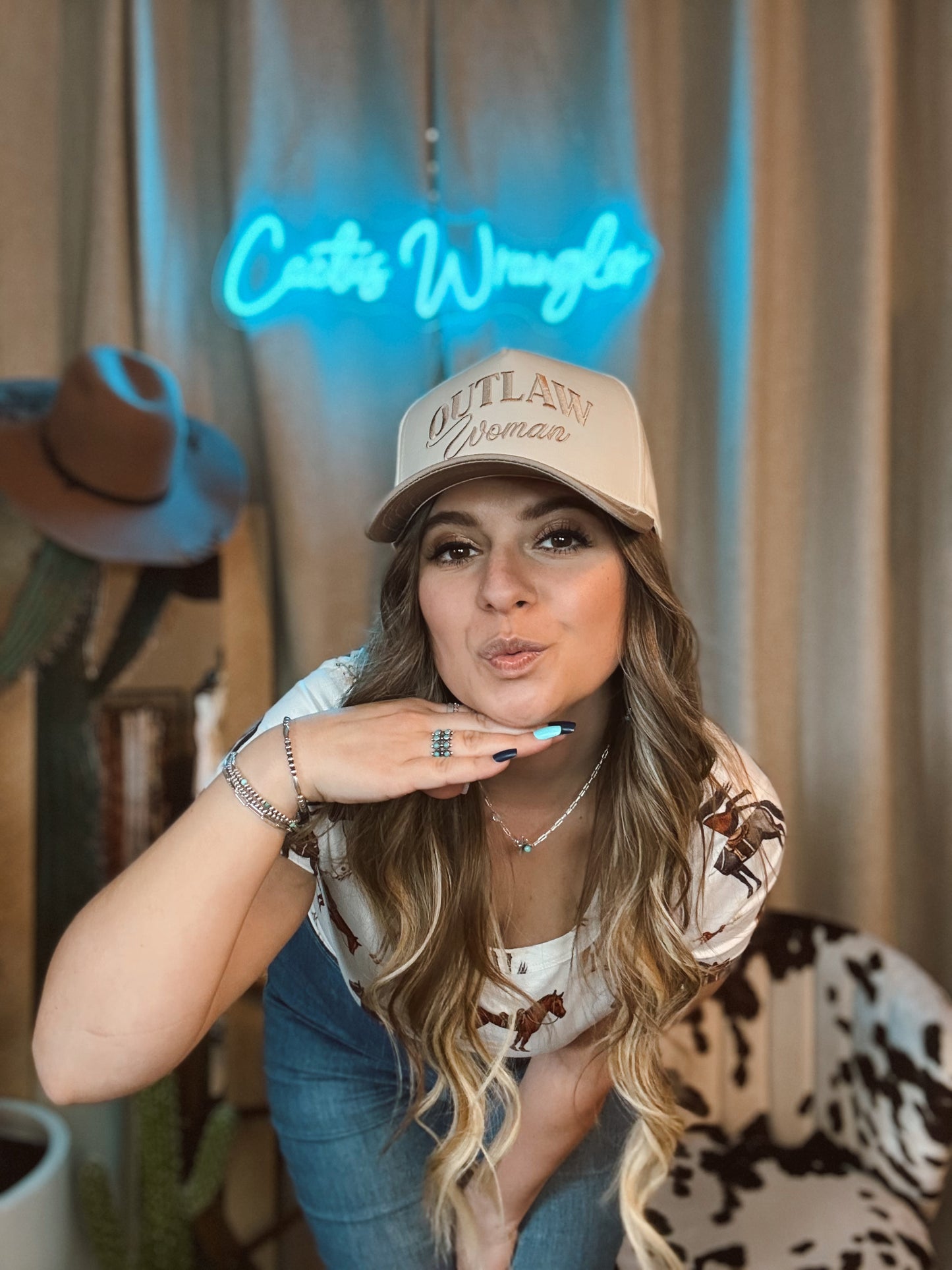 Outlaw Woman Hat