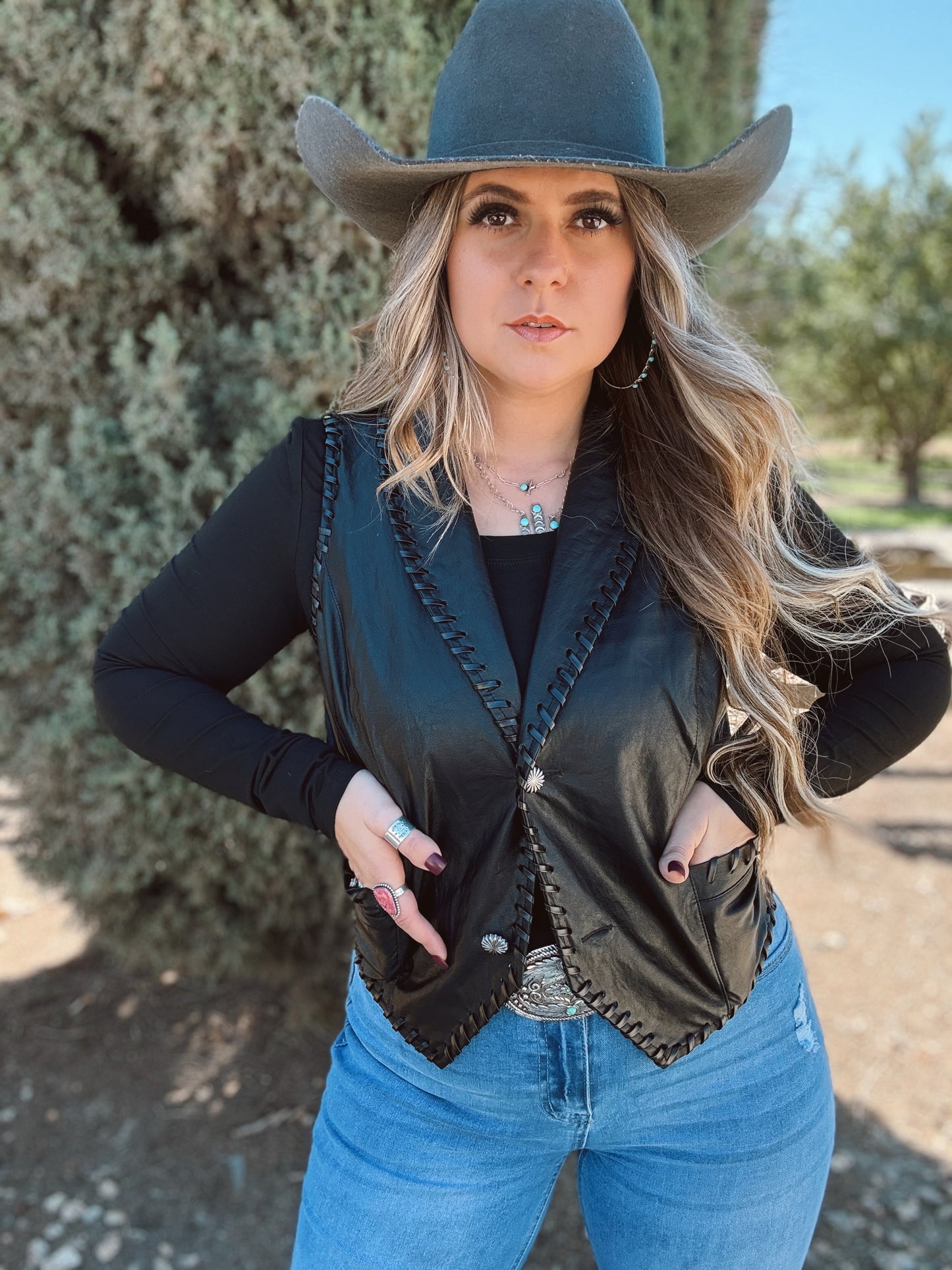 Whiskey Creek Vest *Midnight